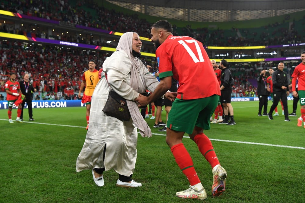 احتفالات المنتخب المغربي بعد الفوز على البرتغال