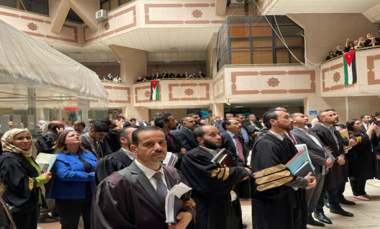 وقفة في محاكم الأردن تضامنا مع الشعب الفلسطيني ودعما للوصاية الهاشمية