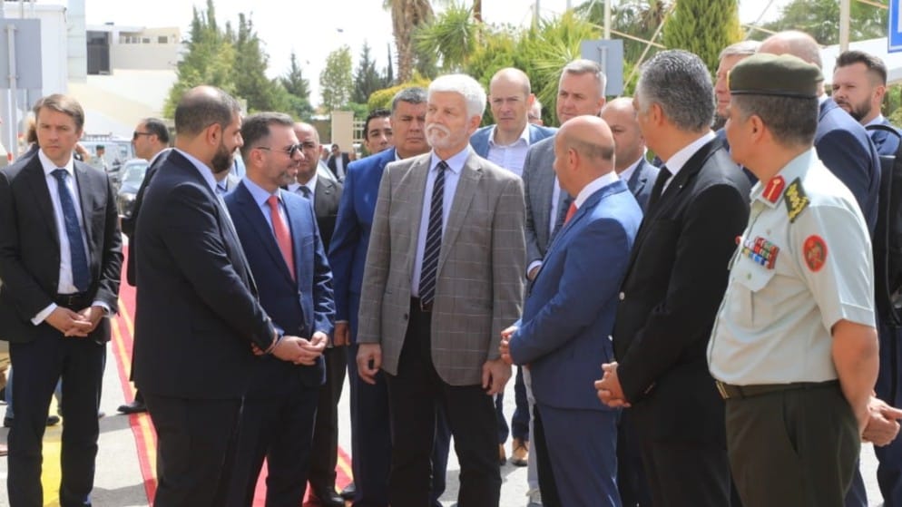 الرئيس التشيكي يزور المنطقة الصناعية الخاصة بالصناعات الدفاعية