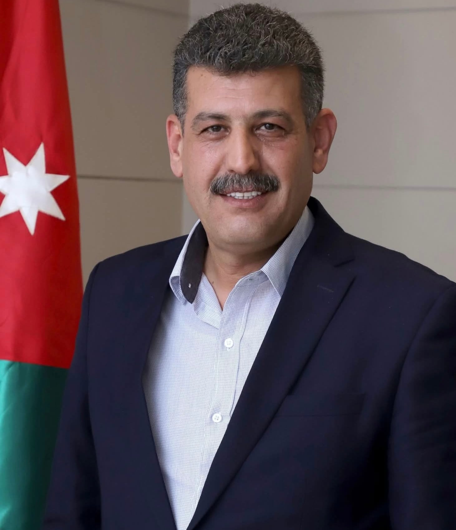 الدكتور ضيف الله ابو عاقولة