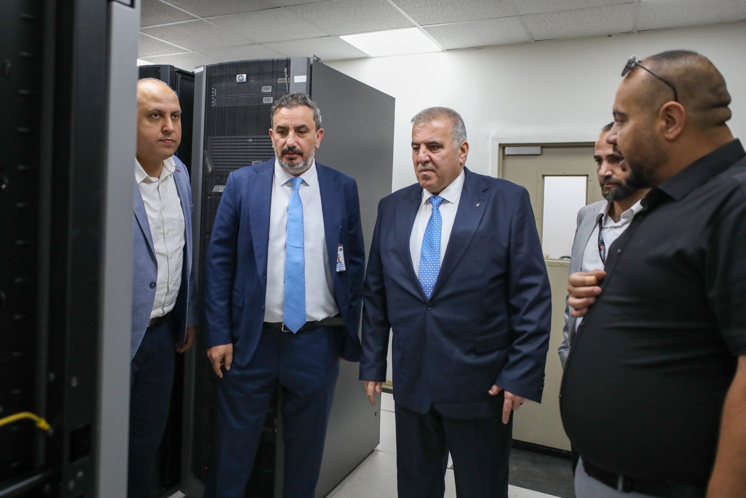 رئيس لجنة أمانة عمان يتفقد مديرية تكنولوجيا المعلومات في الأمانة